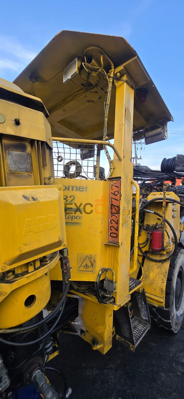 2000 ATLAS COPCO BOOMER 282