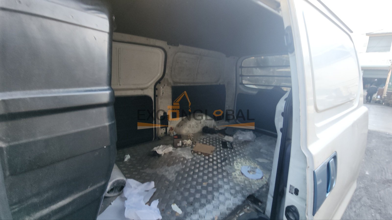 2010 HYUNDAI GRAND STAREX