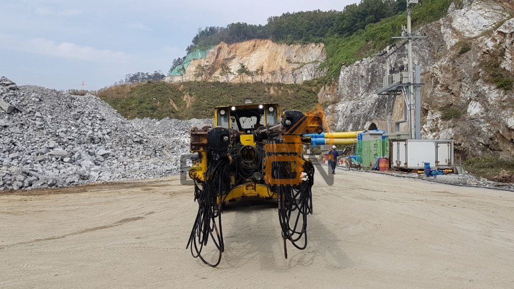 1998 ATLAS COPCO Rocket Boomer 352