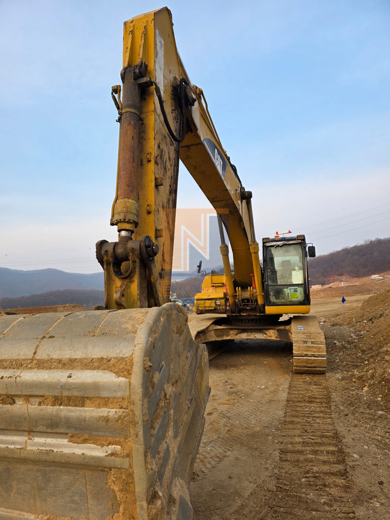2006 CATERPILLAR 325D