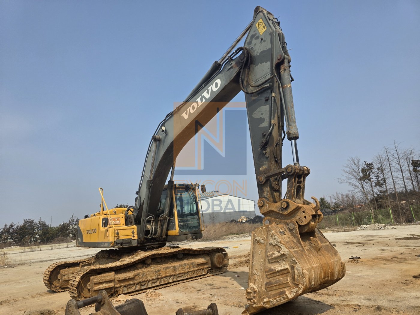 2009 VOLVO 290B PRIME