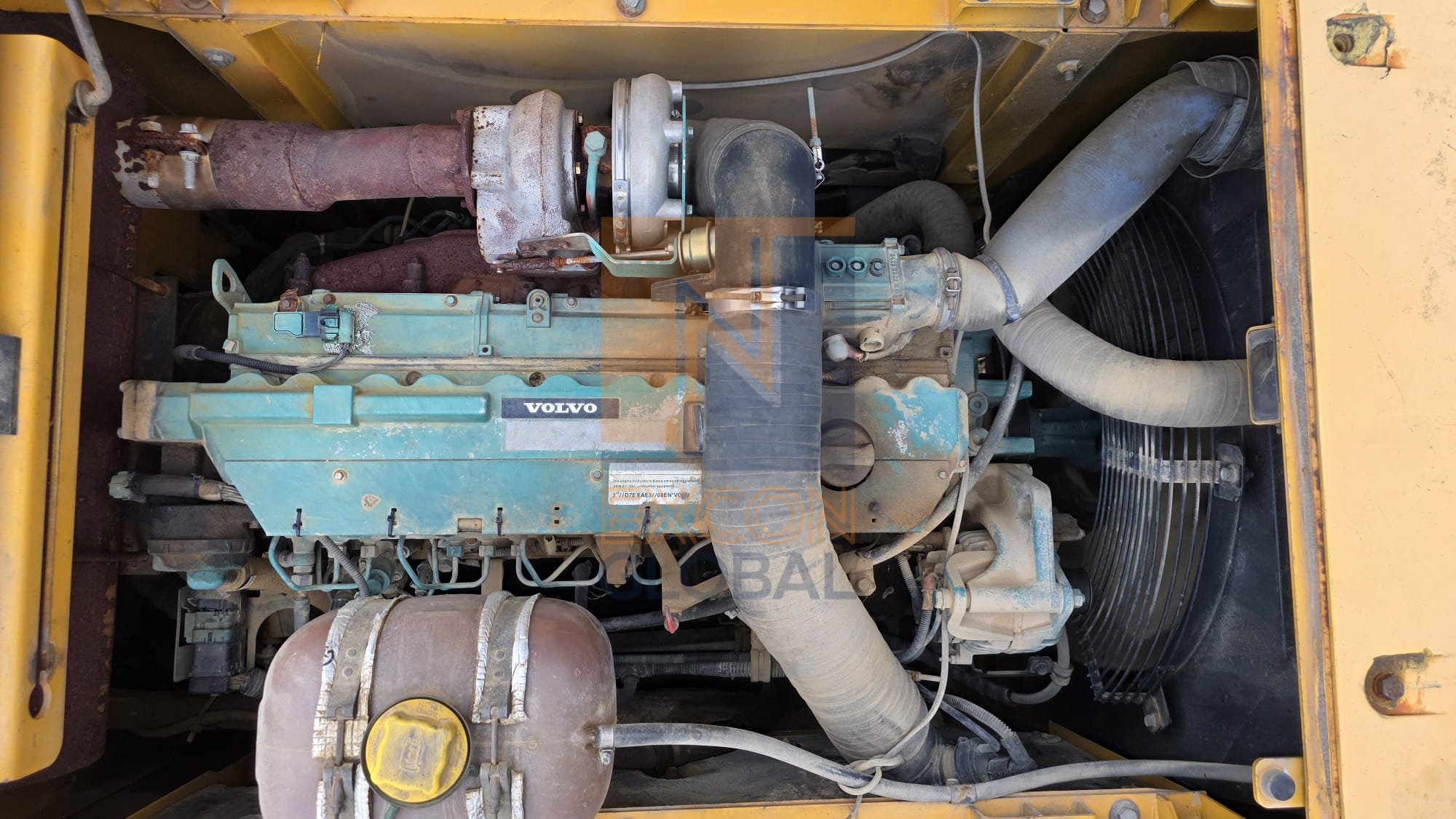 2010 VOLVO 290B PRIME