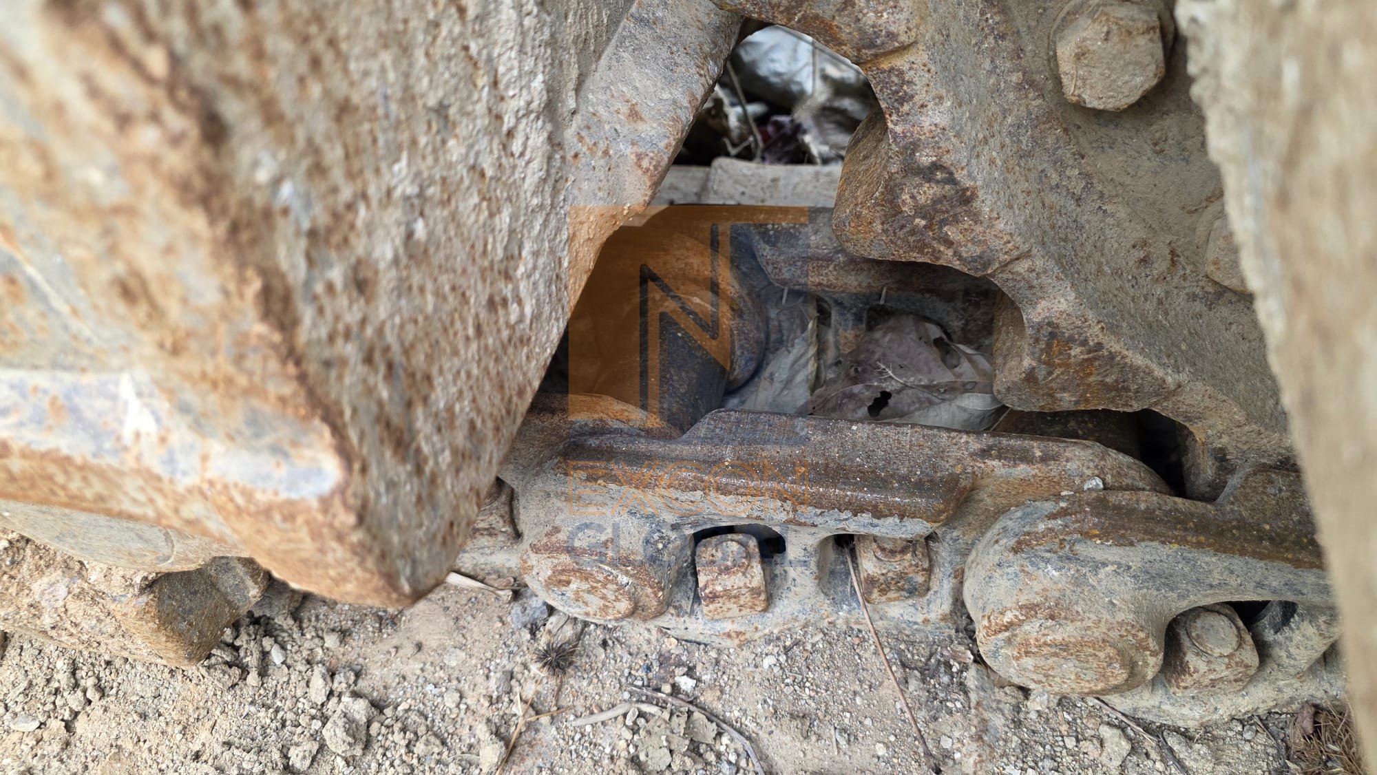 2010 VOLVO 290B PRIME