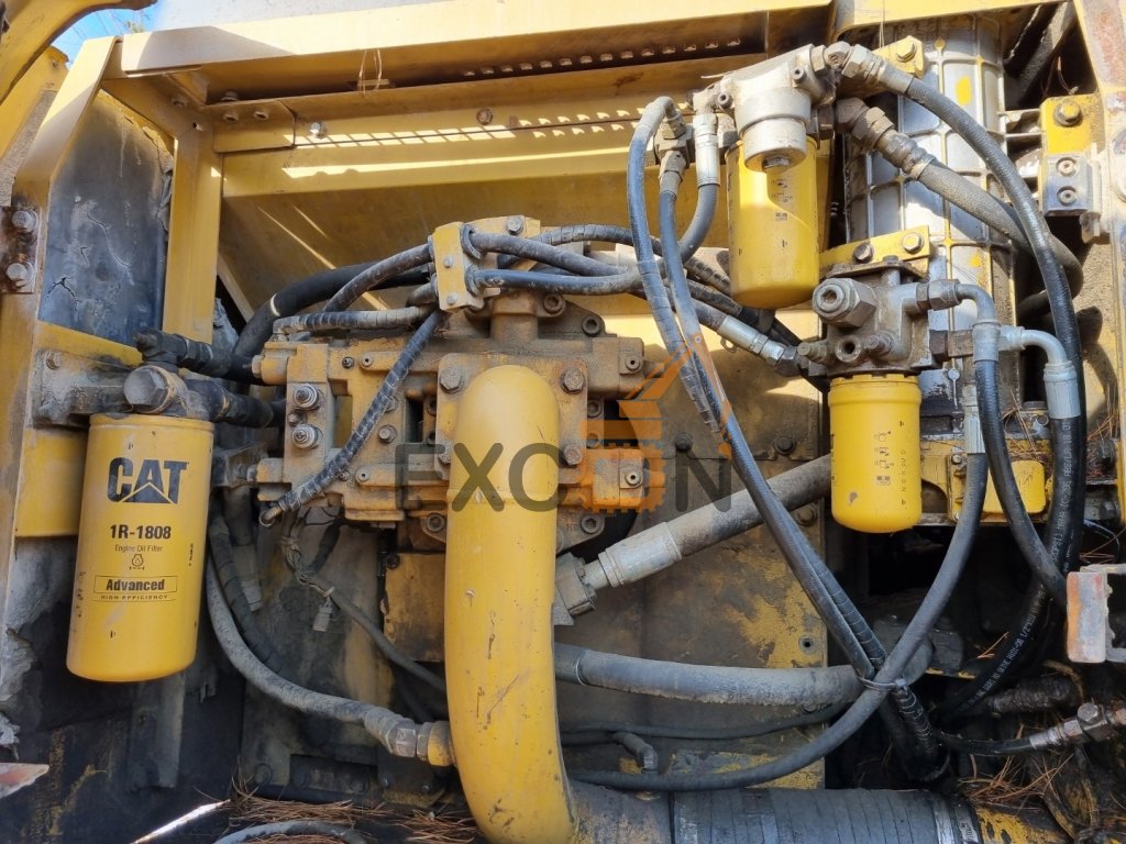 2005 CATERPILLAR 330C